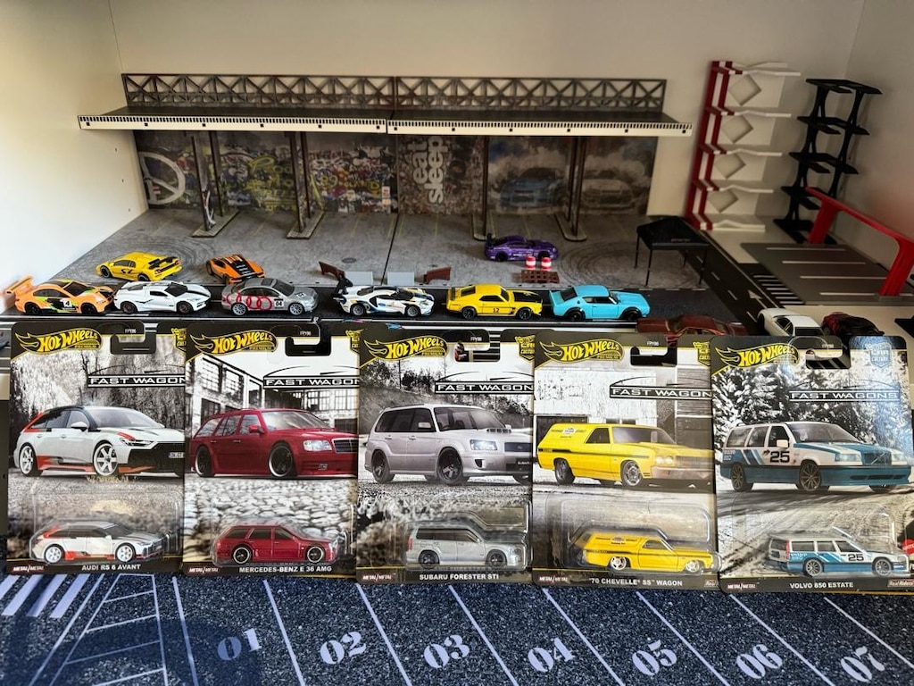 HOTWHEELS PREMIUM FAST WAGONS