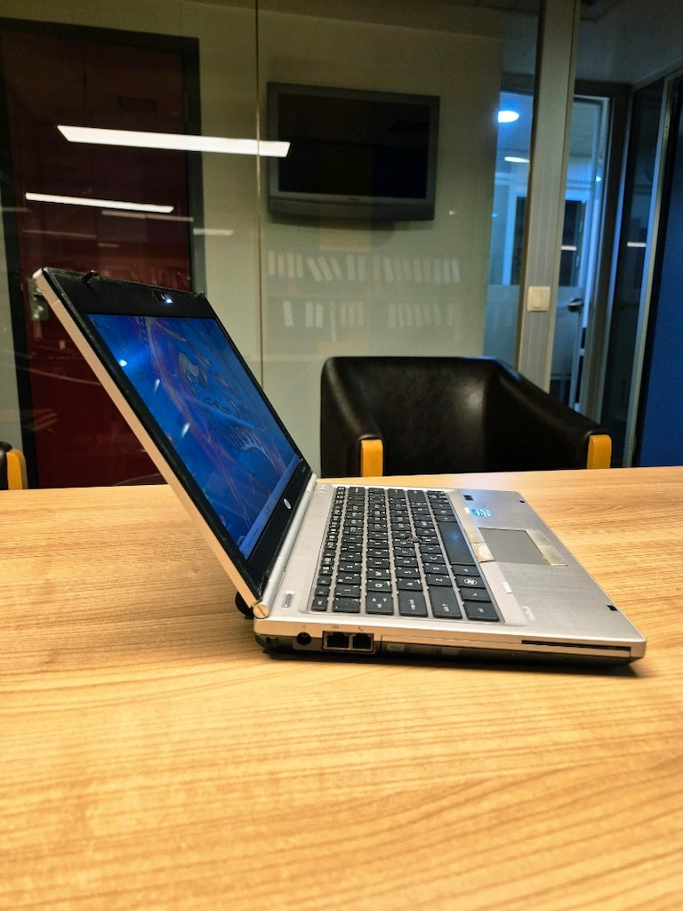 Laptop HP i7 İşlemci 240GB SSD Pili Yeni - 3