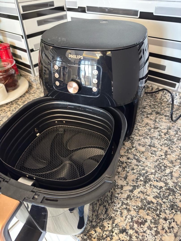 Temiz az kullanılmış Philips HD9867/90 Premium Airfryer XXL Fritöz - 4
