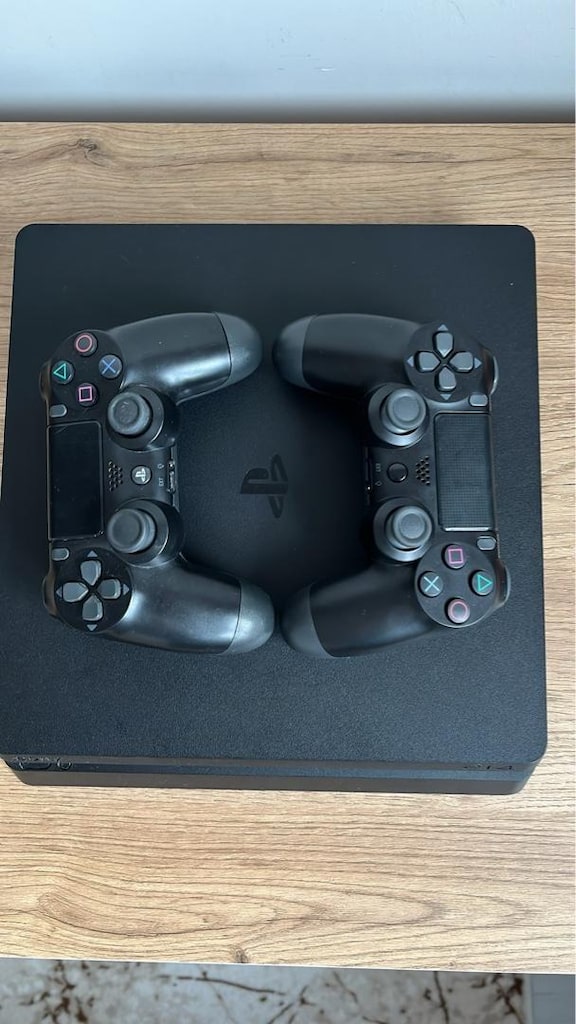 PlayStation 4 Slim 2 Kollu Tertemiz + 2CD - 3