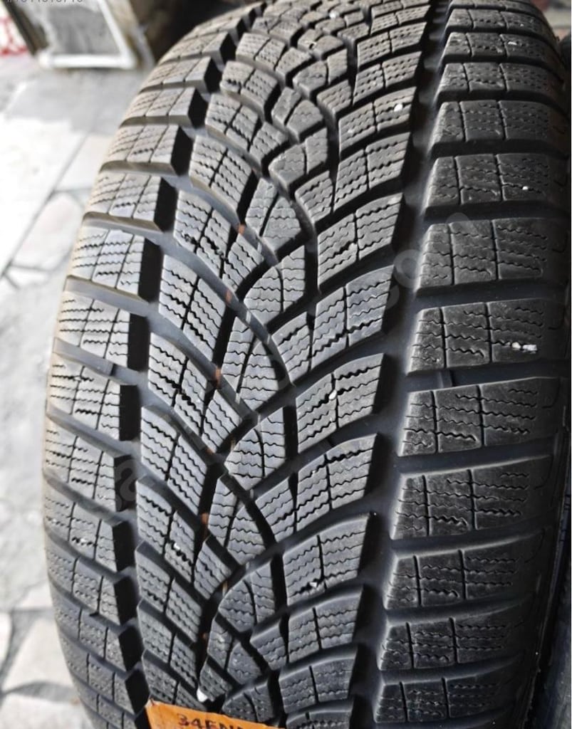 235/45/18 Goodyear kış - 4