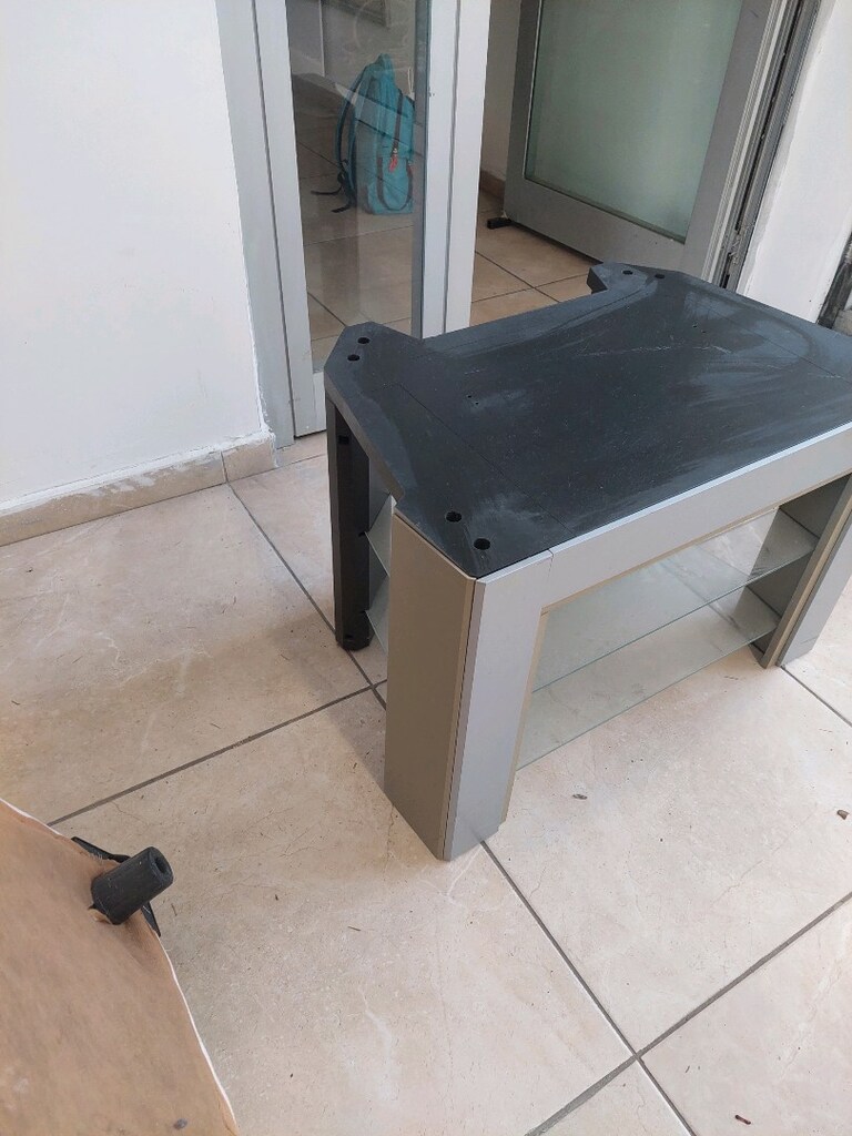 Tv sehpa. 70 cm. Yerden yüksekliği 50 cm. Ürün biraz tozlu. - 6