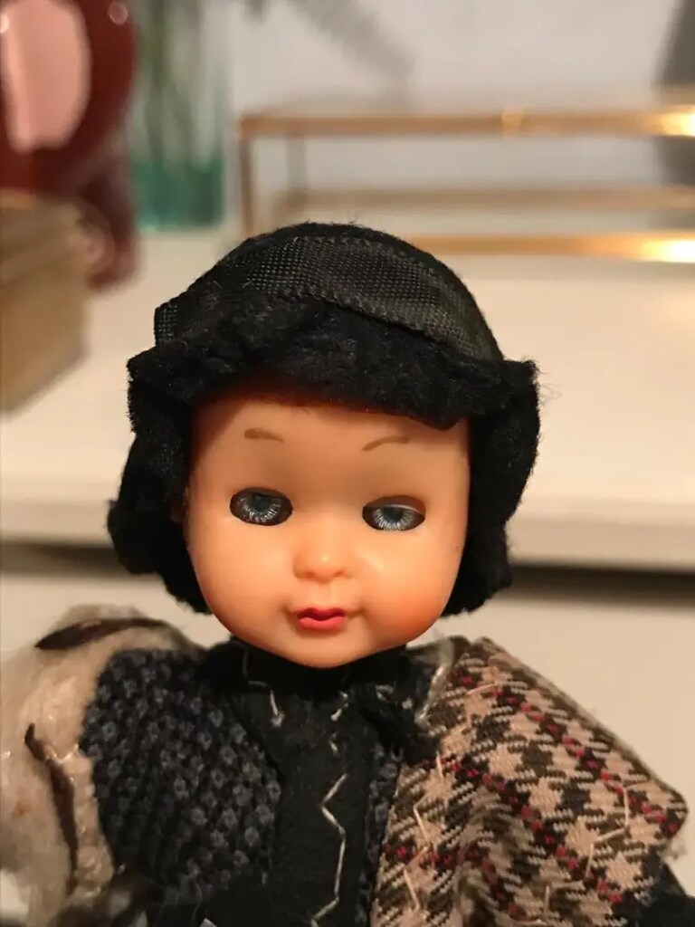 Vintage Uyuyan Mini Bebek & El Yapımı Giysileriyle - 10
