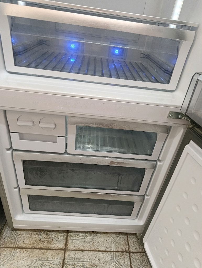 Arçelik alttan donduruculu inox buzdolabı + 505 lt - 4