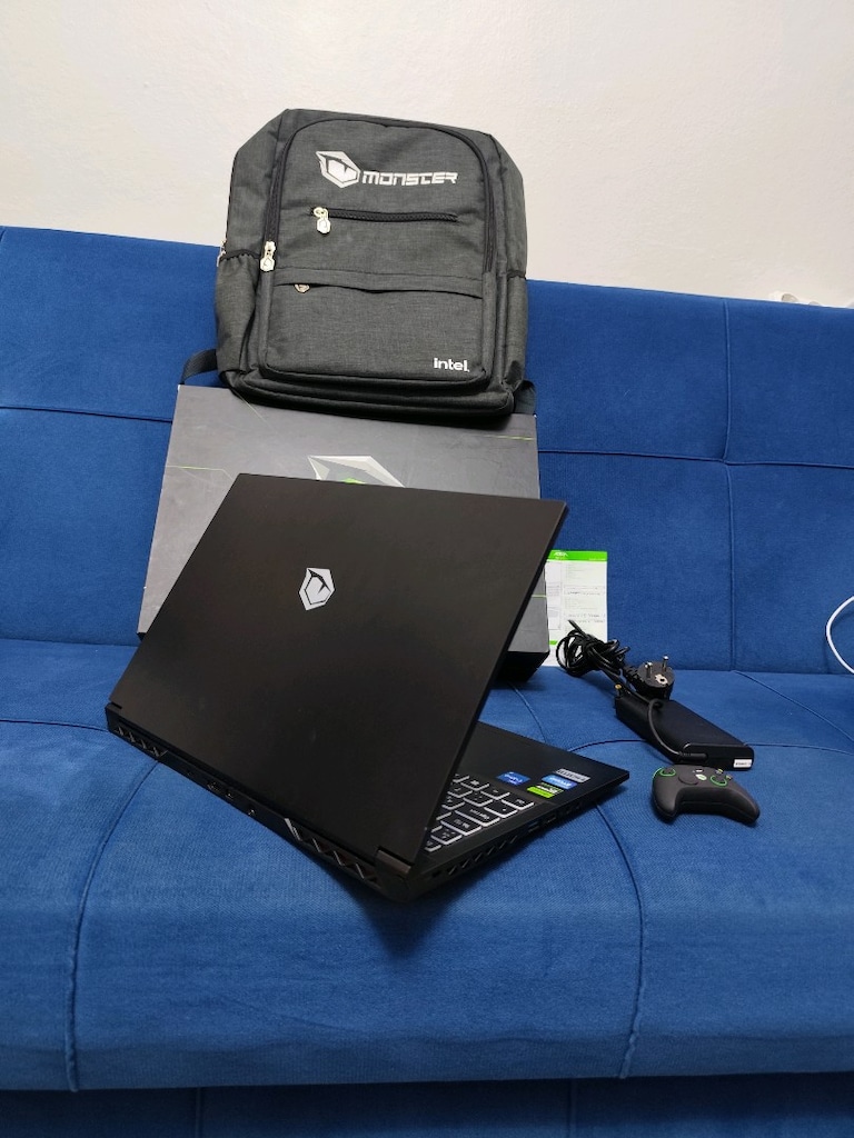 İ5 12450H + 6 GB RTX 3050 + 16 GB RAM + 512 SSD + Monster Oyun Laptop - 9