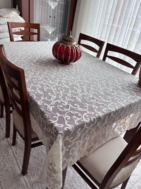 açılır masa + 8 sandalye gümüşlük