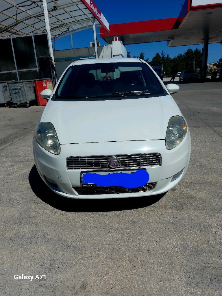 SAHİBİNDEN KAZASIZ ORJİNAL2011 MODEL GRANDA PUNTO - 2
