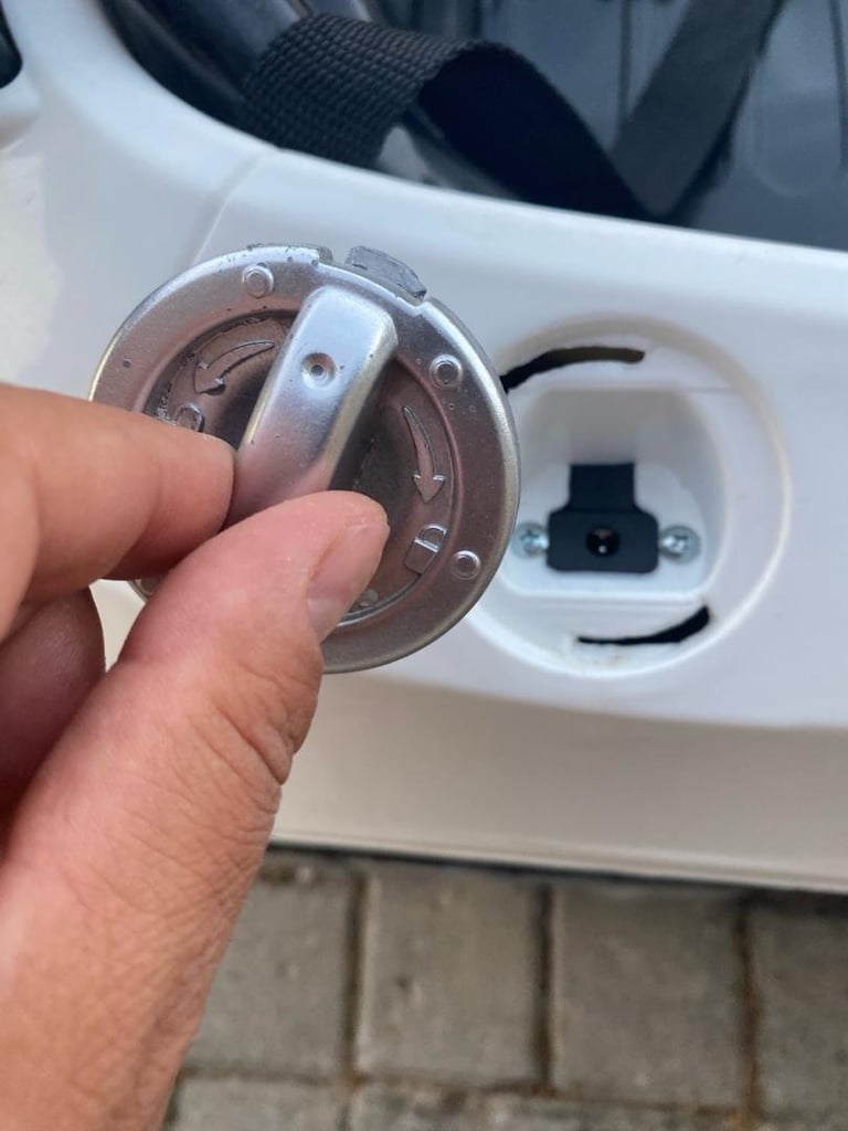 SIFIR AYARINDA TERTEMİZ 12V AUDİ LOGOLU AKÜLÜ ÇOCUK ARABASI - 6