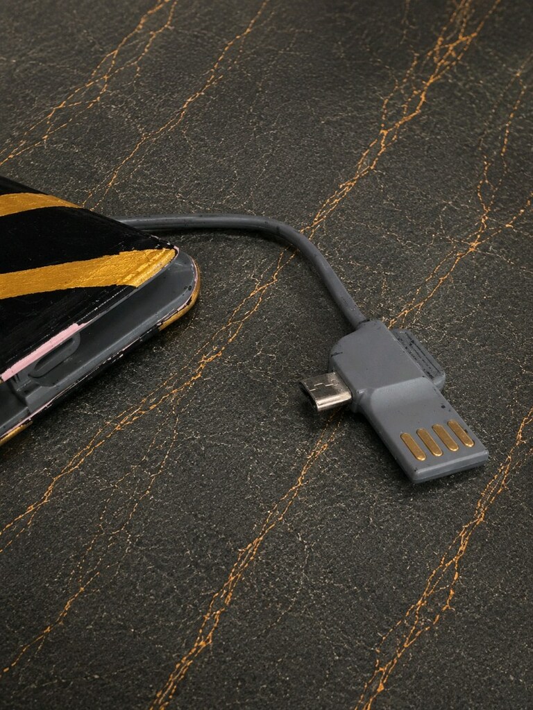Powerbank 10.000 mah -Dahili kablolu - 6