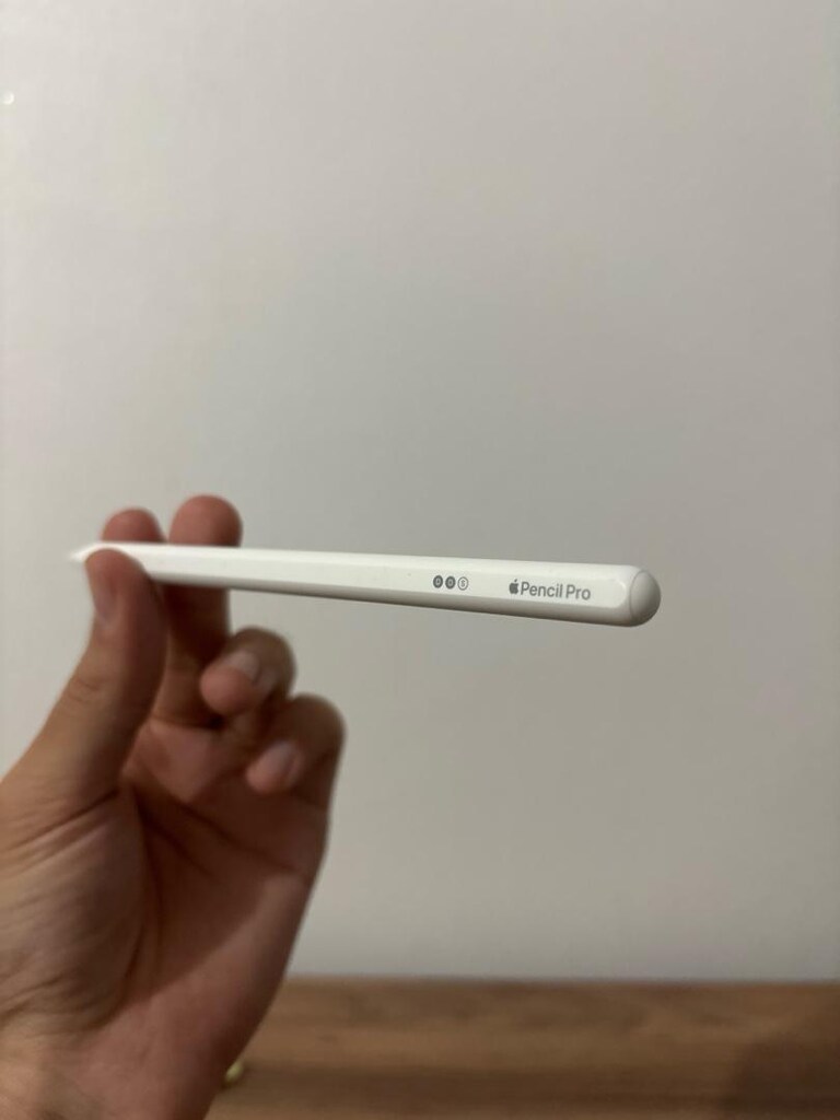 apple pencil pro + smart folio - 2