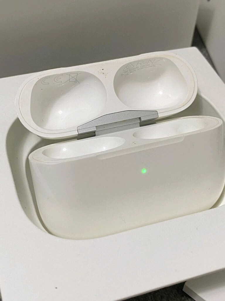 Apple AirPods Pro 2, Orjinal kablosuz kulaklık şarj kutusu - 3