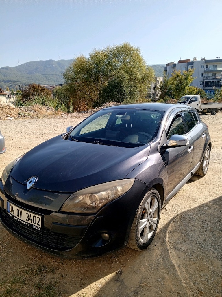 megane 3 1.4 t 130 bg - 2