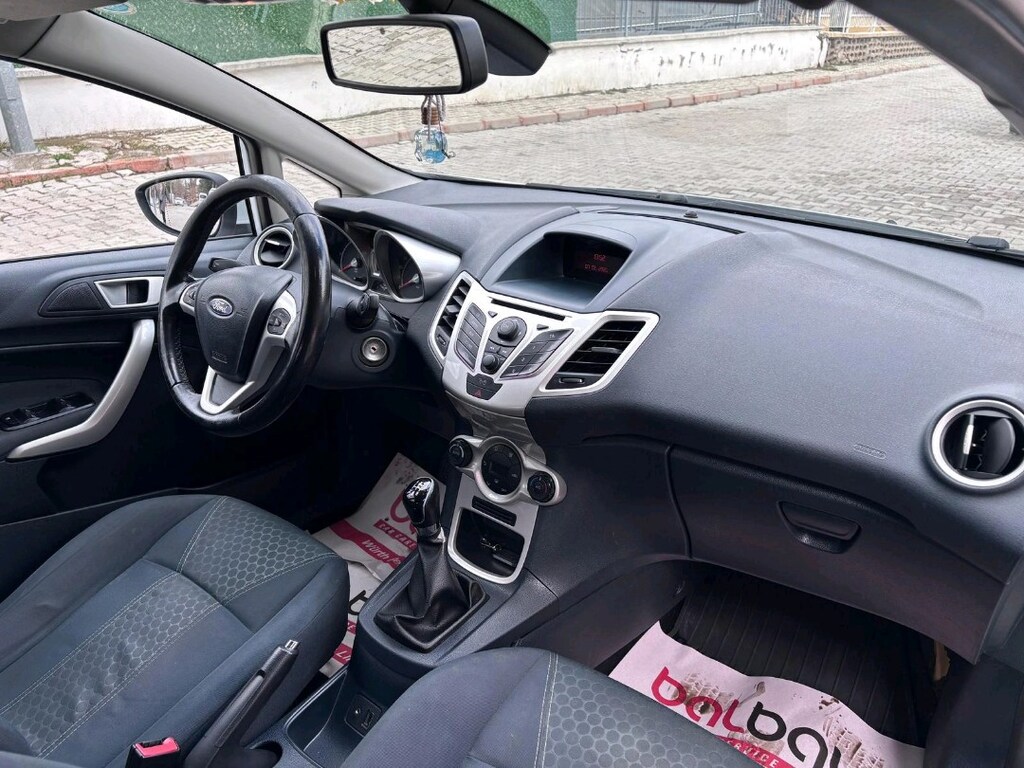 2012 fiesta titanium + - 6