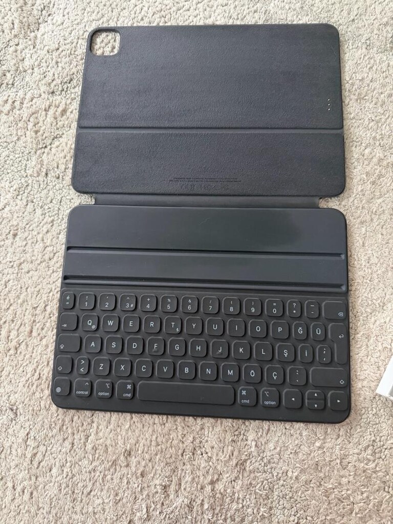 Apple iPad Smart Keyboard Folio - 2
