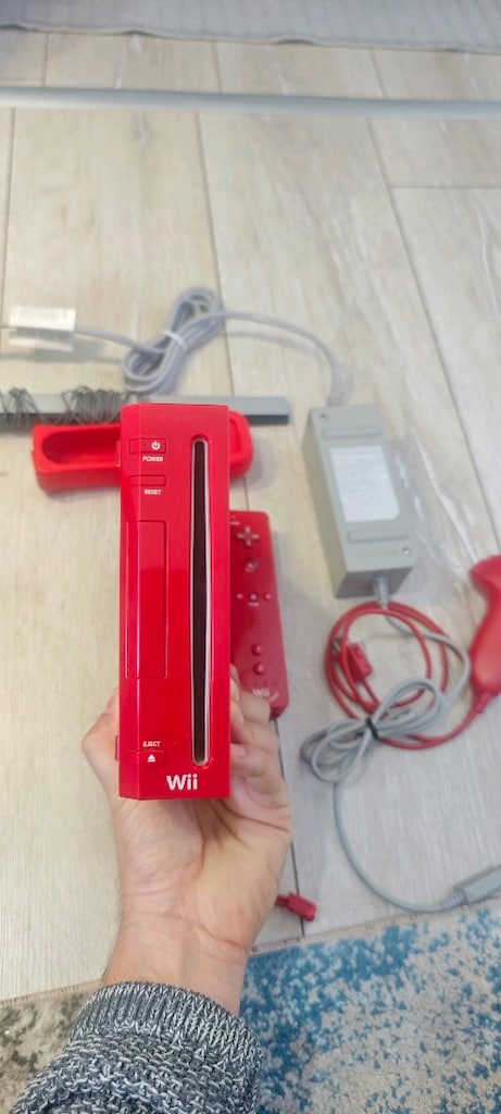 Kırmızı Nintendo Wii Oyun Deposu 32 GB - 5