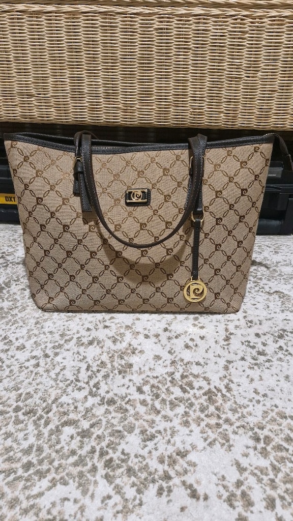 pierre cardin kol çantası