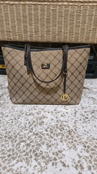 pierre cardin kol çantası