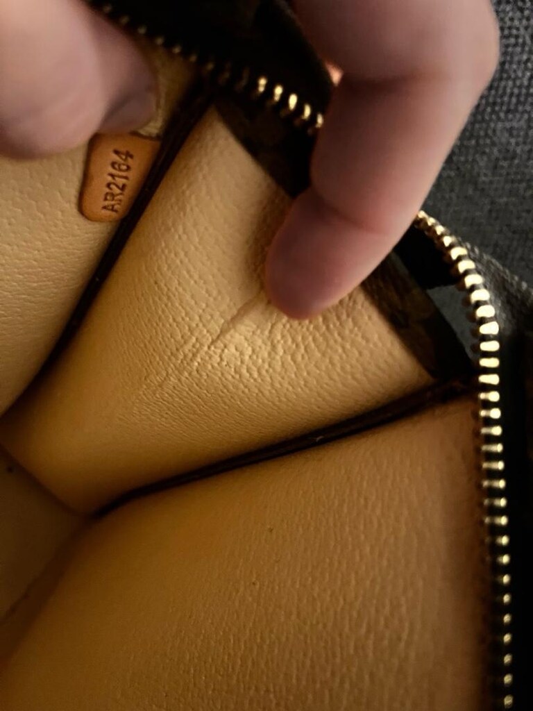 Louis Vuitton - 2