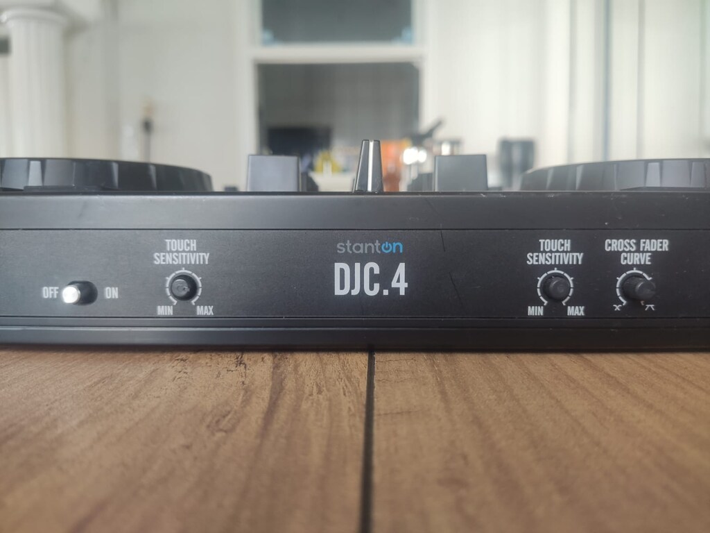Stanton DJC.4 4-channel DJ Controller - 4