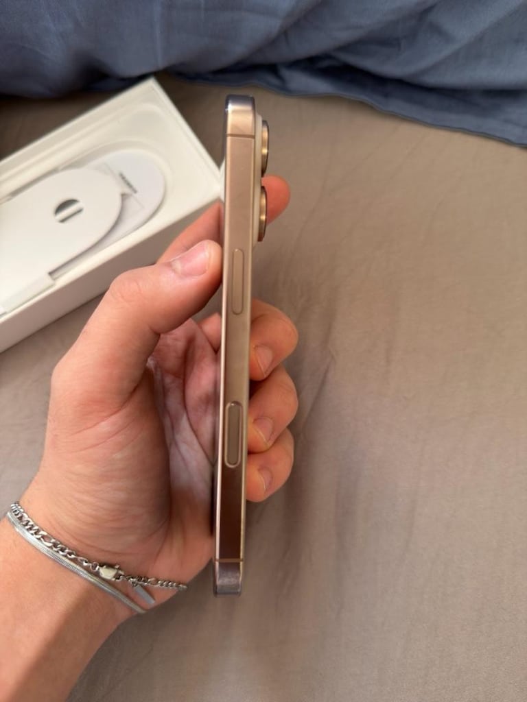 İphone 16 pro - 4