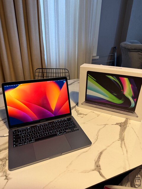 MacBook Pro 13" M2 8GB Ram 256GB Kutulu + Hediye USB-C AV Adaptör