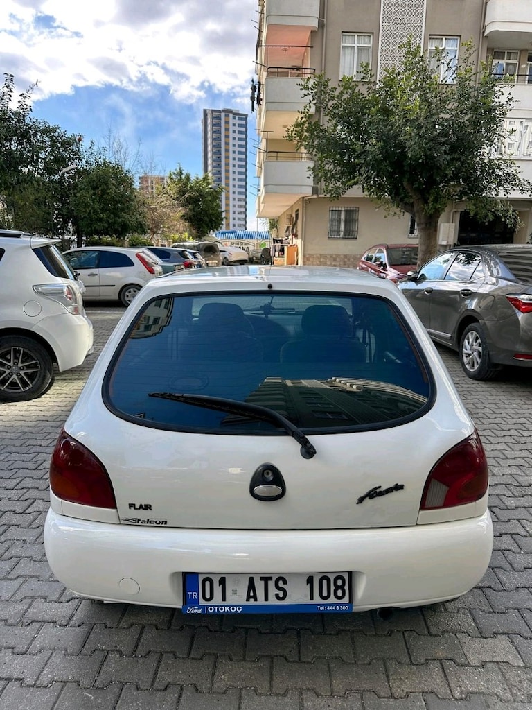 Beyaz Ford Fiesta - 7