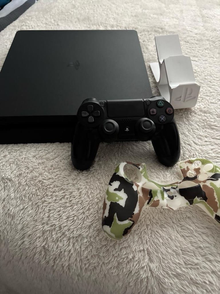 Sony PlayStation 4 Slim + 1 Kol + 4 Oyun | Temiz Kullanım - 10