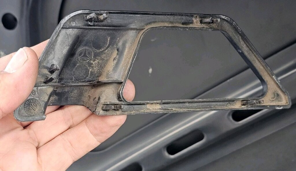 mersedes w124 sag arka kapı plastıgı orjınal - 2