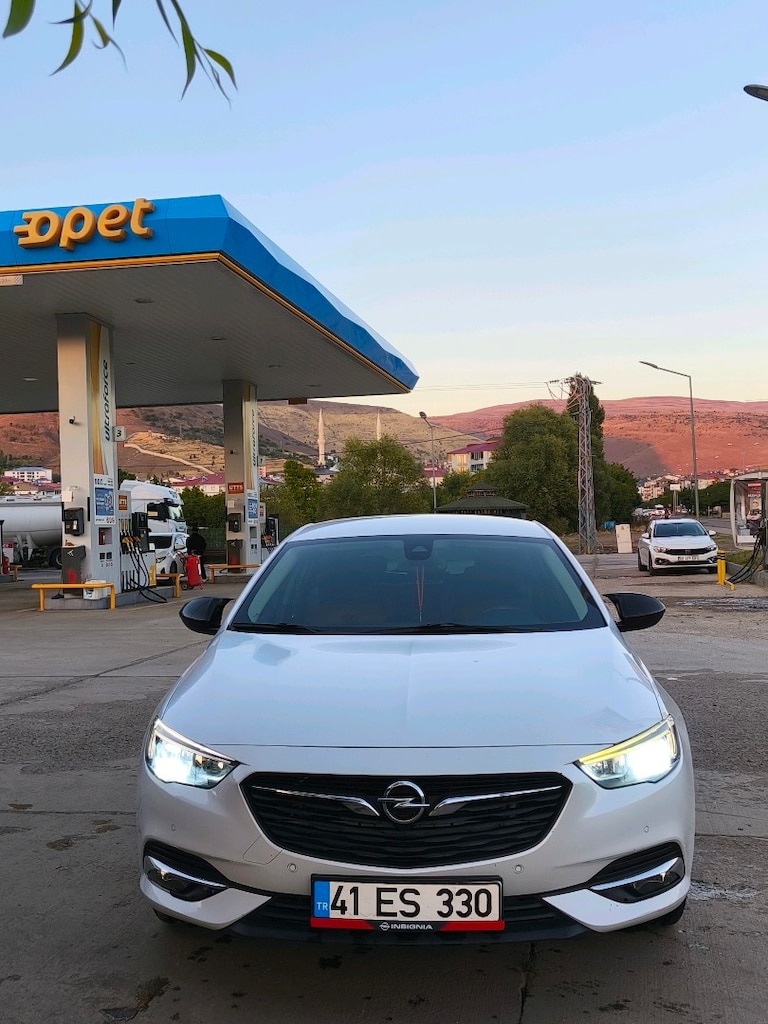 DÜŞÜK KM'Lİ BAKIMLI OPEL INSİGNİA - 2