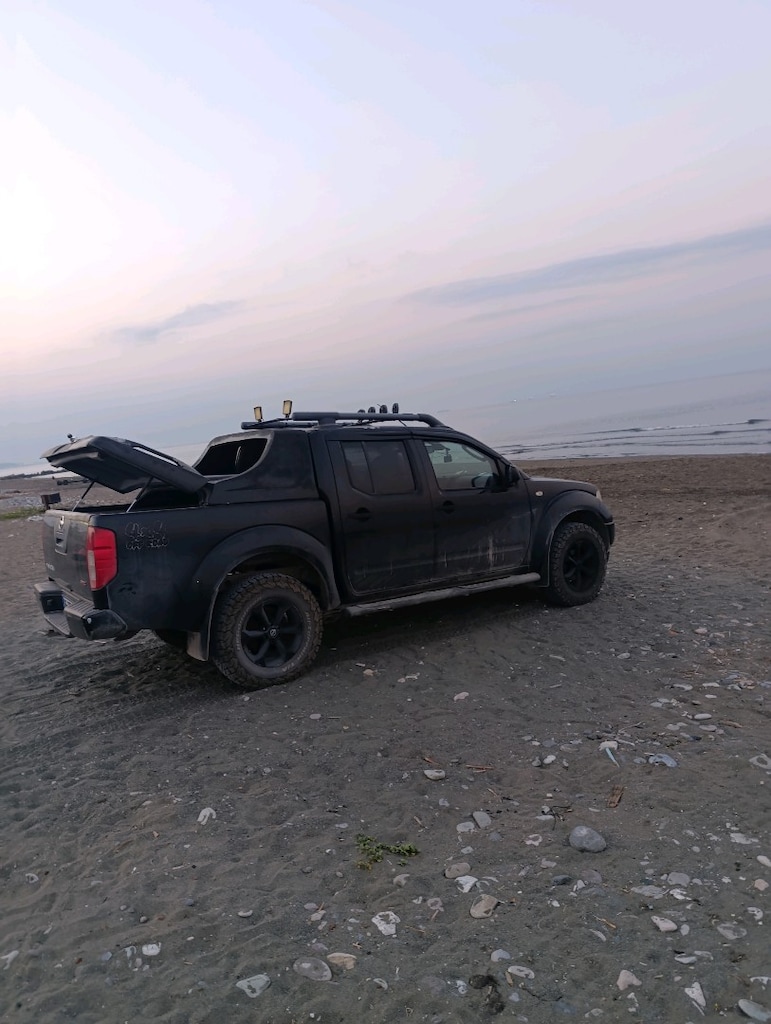 Nissan navara 4x4 Off-Road Donanımlı Bagaj Kabinli çeki demirli - 4