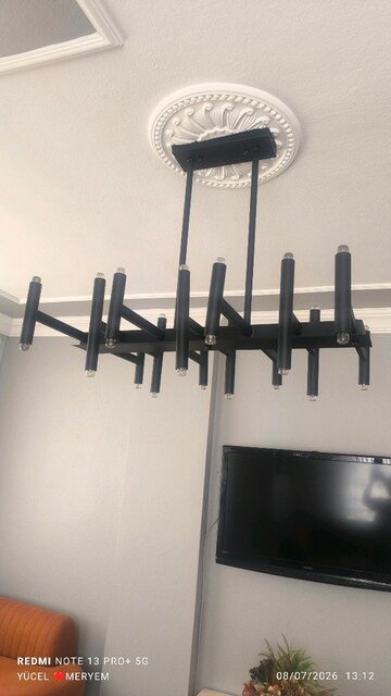 modern endüstriyel lineer tarzda siyah metal avize