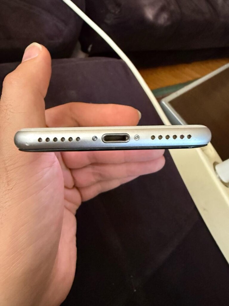 iPhone Se 3. nesil - 2