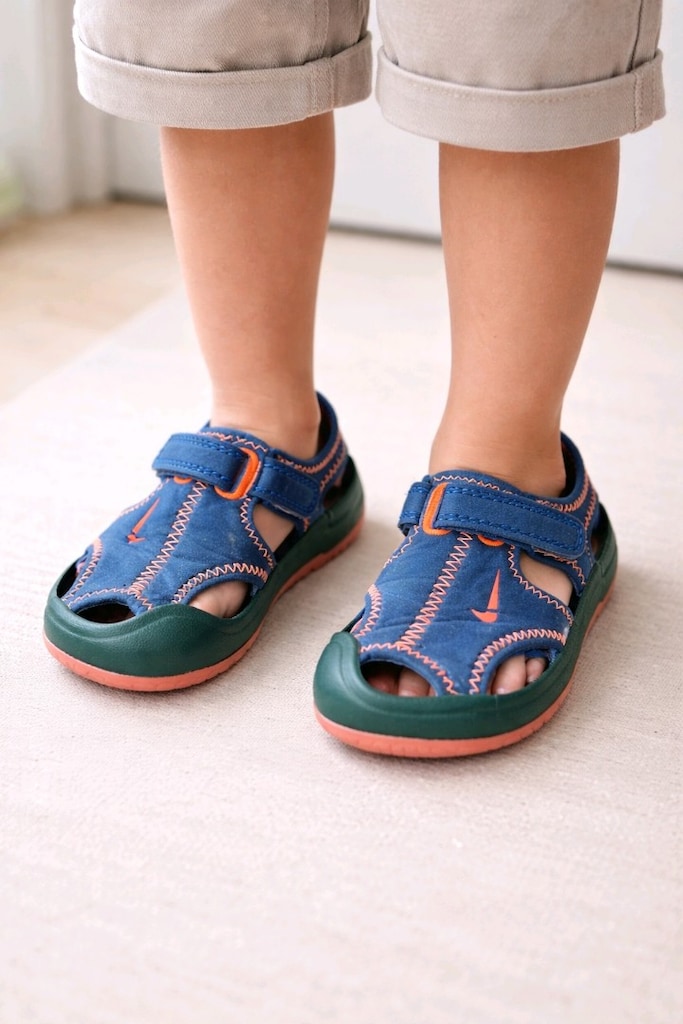 Nike erkek çocuk sandalet