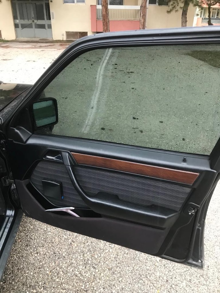 memurdan acil satılık Mercedes w124 - 10