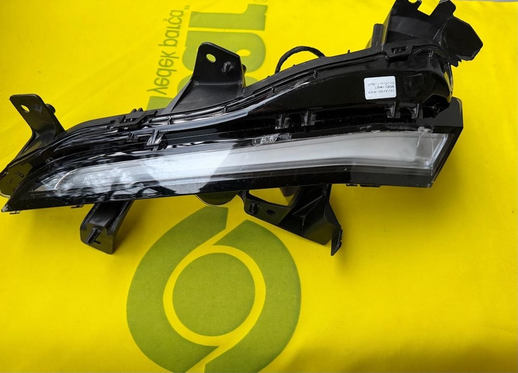 Peugeot508 R8 SAĞ LED GÜNDÜZ FARI ORJİNAL OEM:89911714 cam çatlak - 2