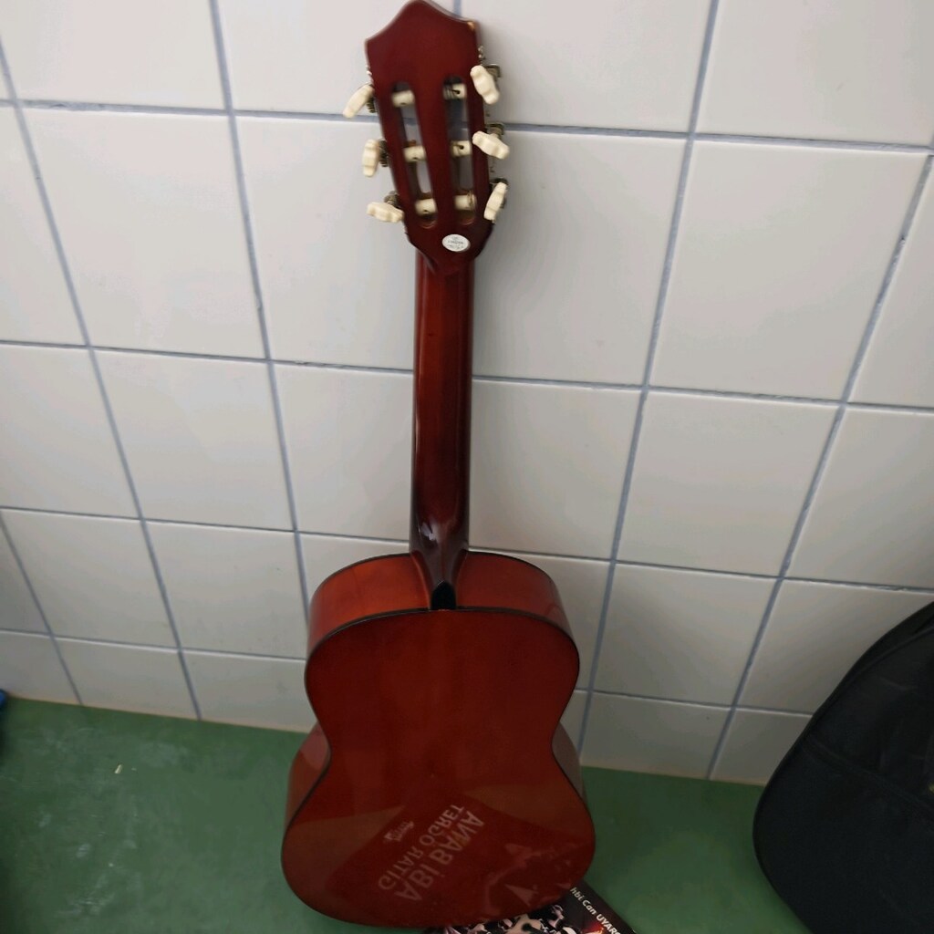 Kırık Gitar - 3
