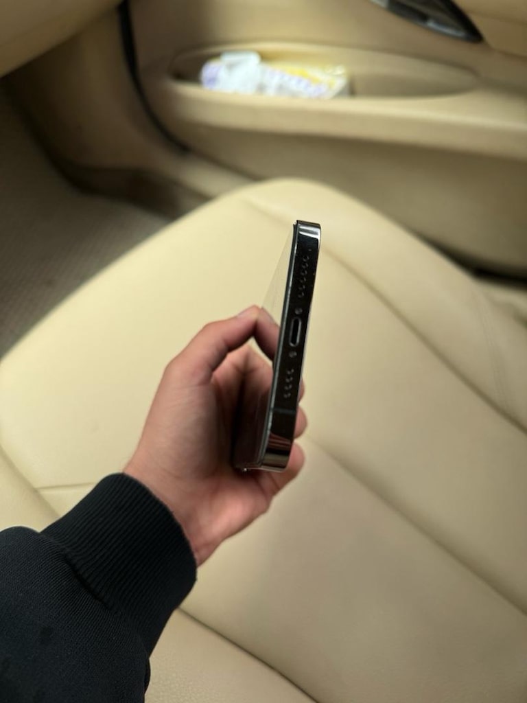 DEĞİŞENSİZ İPHONE 15 PRO - 4
