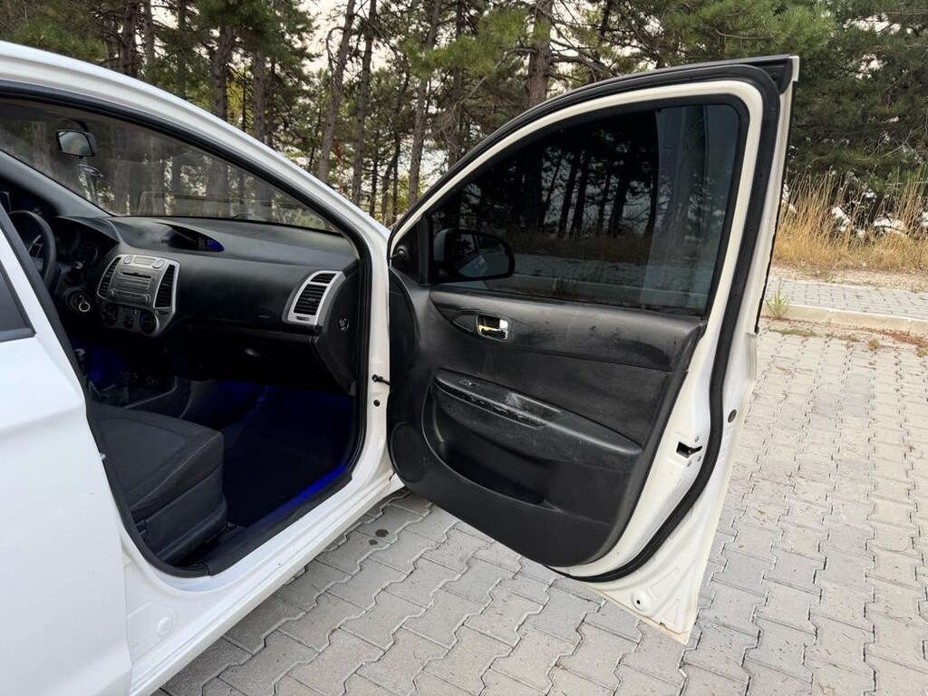 Hyundai i20 2012 model değişensiz - 17