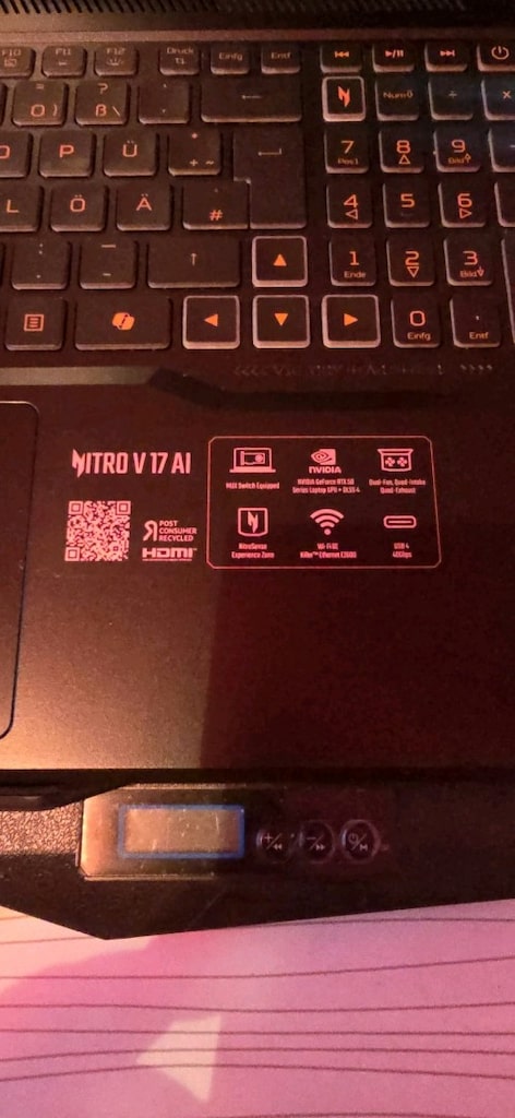 Acer nitro v17 AI - 6