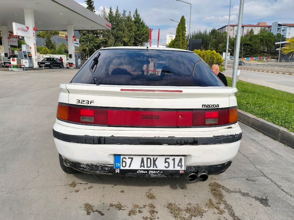 Mazda 323 HB 1.6 F 240 bin km - 3