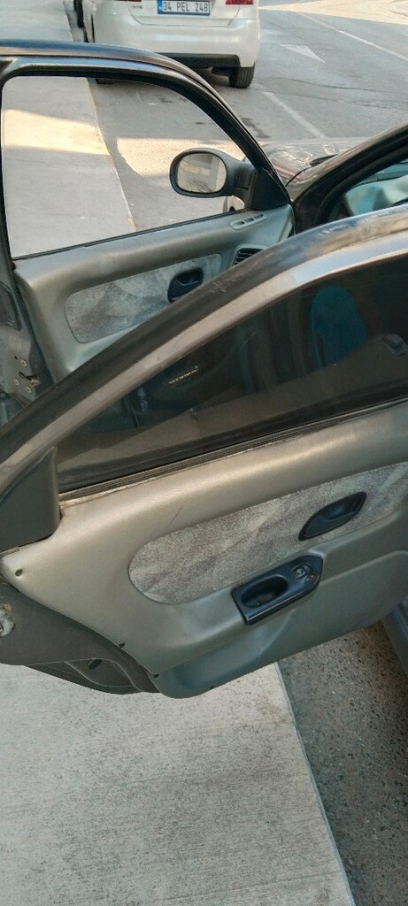 1.6 16v Renault Laguna 1 rxe 2001 model - 7