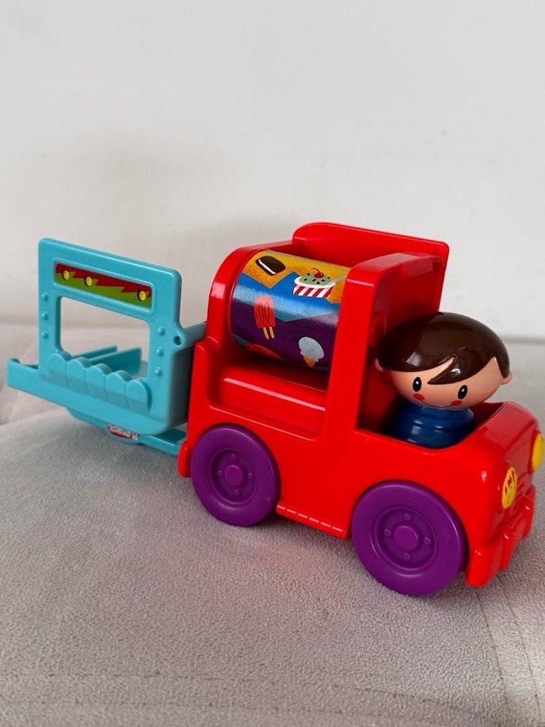 Playskool Renkli Kamyonlar serisinden Yemek Kamyonu - 3