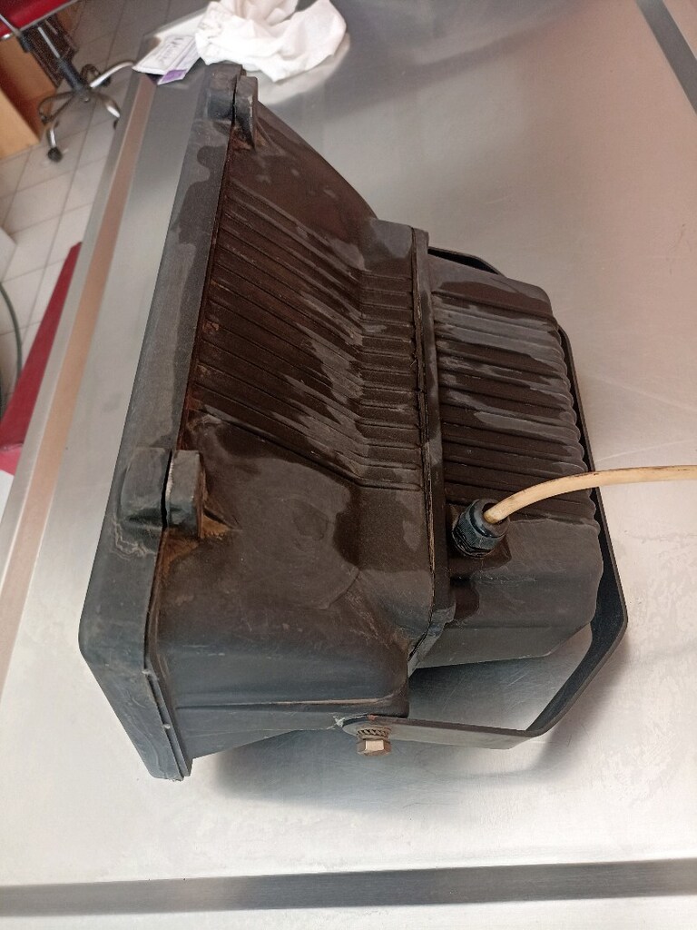 Projektör - 2