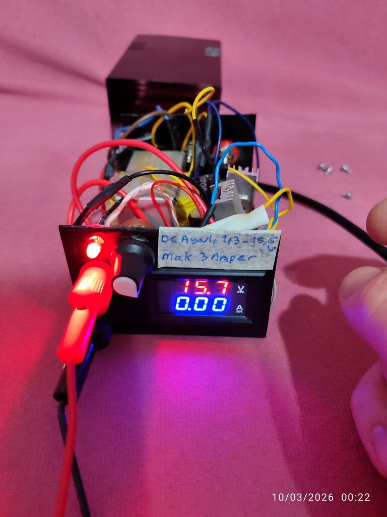 ayarlı1.3 15.5volt mak3amper göstergeli adaptör 900tl - 2