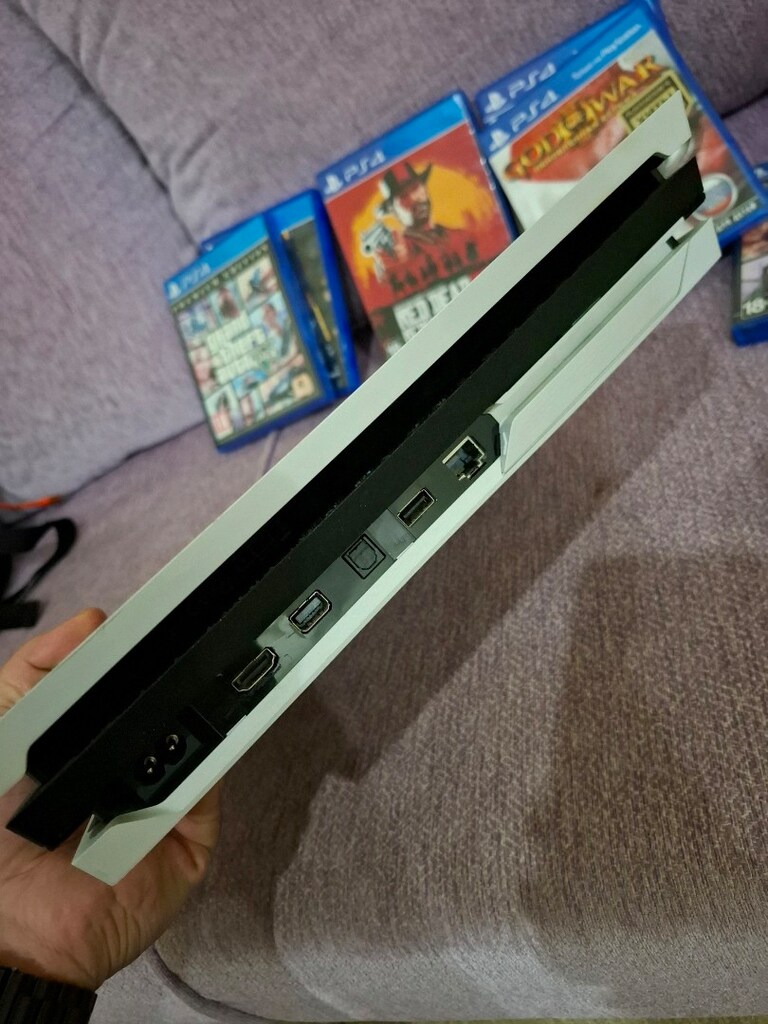 ps4 pro 1tb - 4