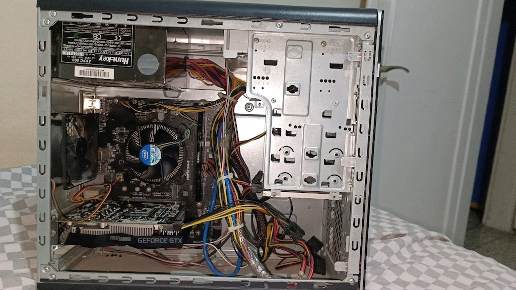 Sahibinden GTX 1650 Süper + i5.10 nesil işlemcili kasa + monitör l - 7
