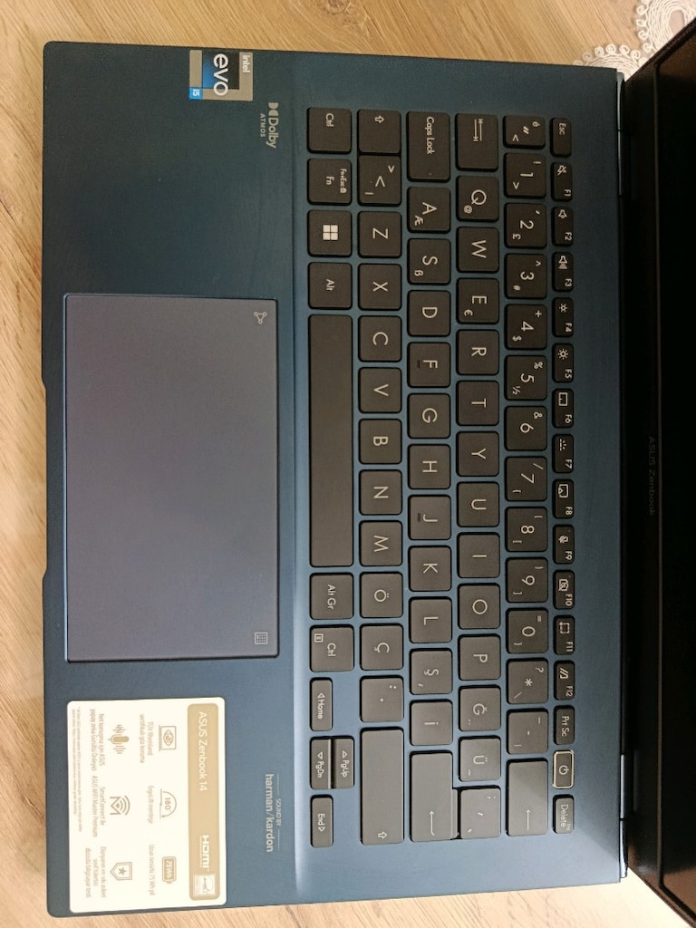 Asus Zenbook 14 - 9