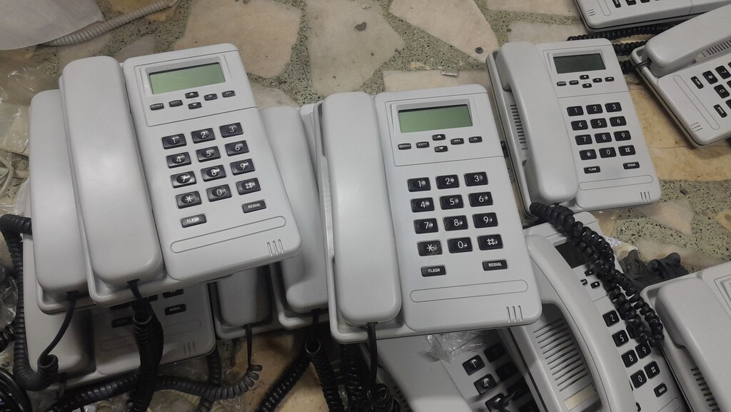 KAREL CI-20 EKRANLI SABIT TELEFONLAR ADETLİ