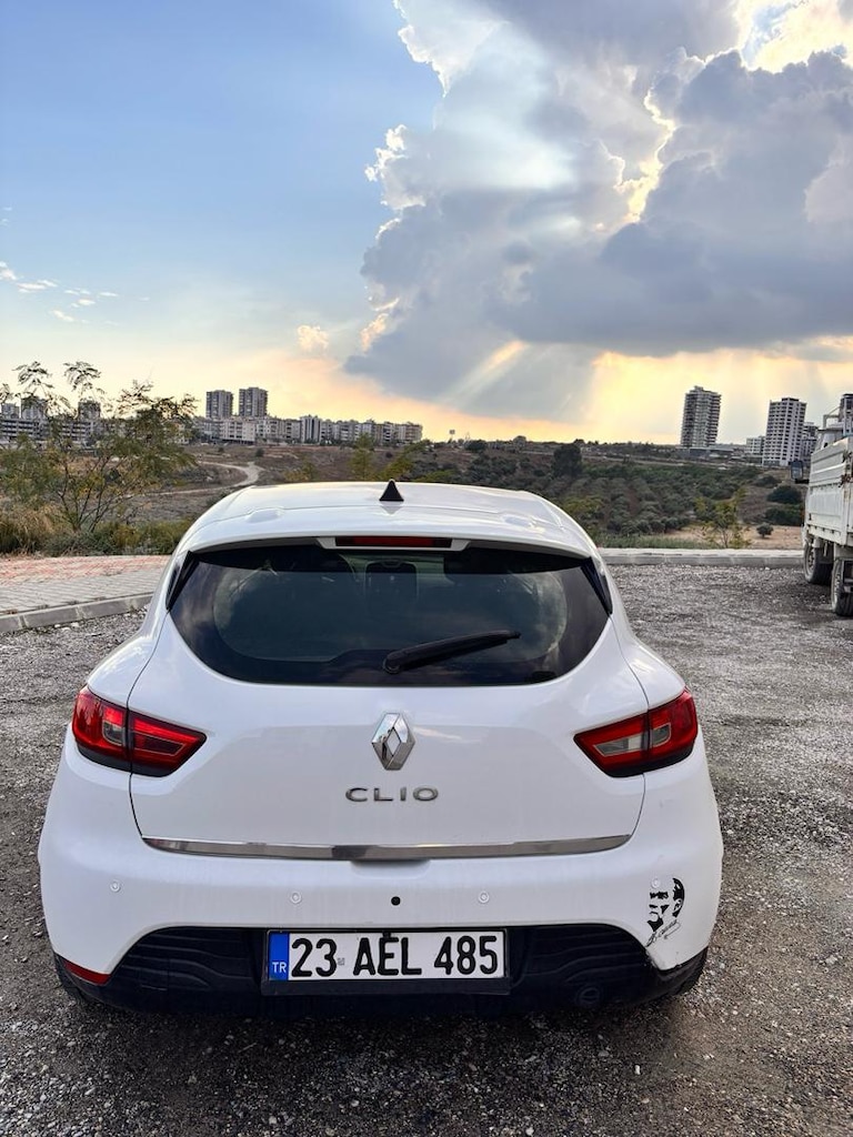 Beyaz Renault Clio - 5