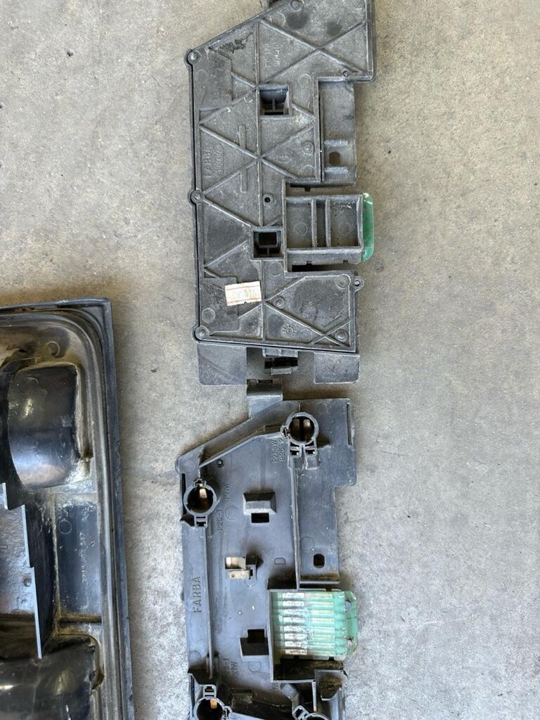 Renault 9 Broadway Fairway Arka Stop Takımı Farba Çıkma - 2